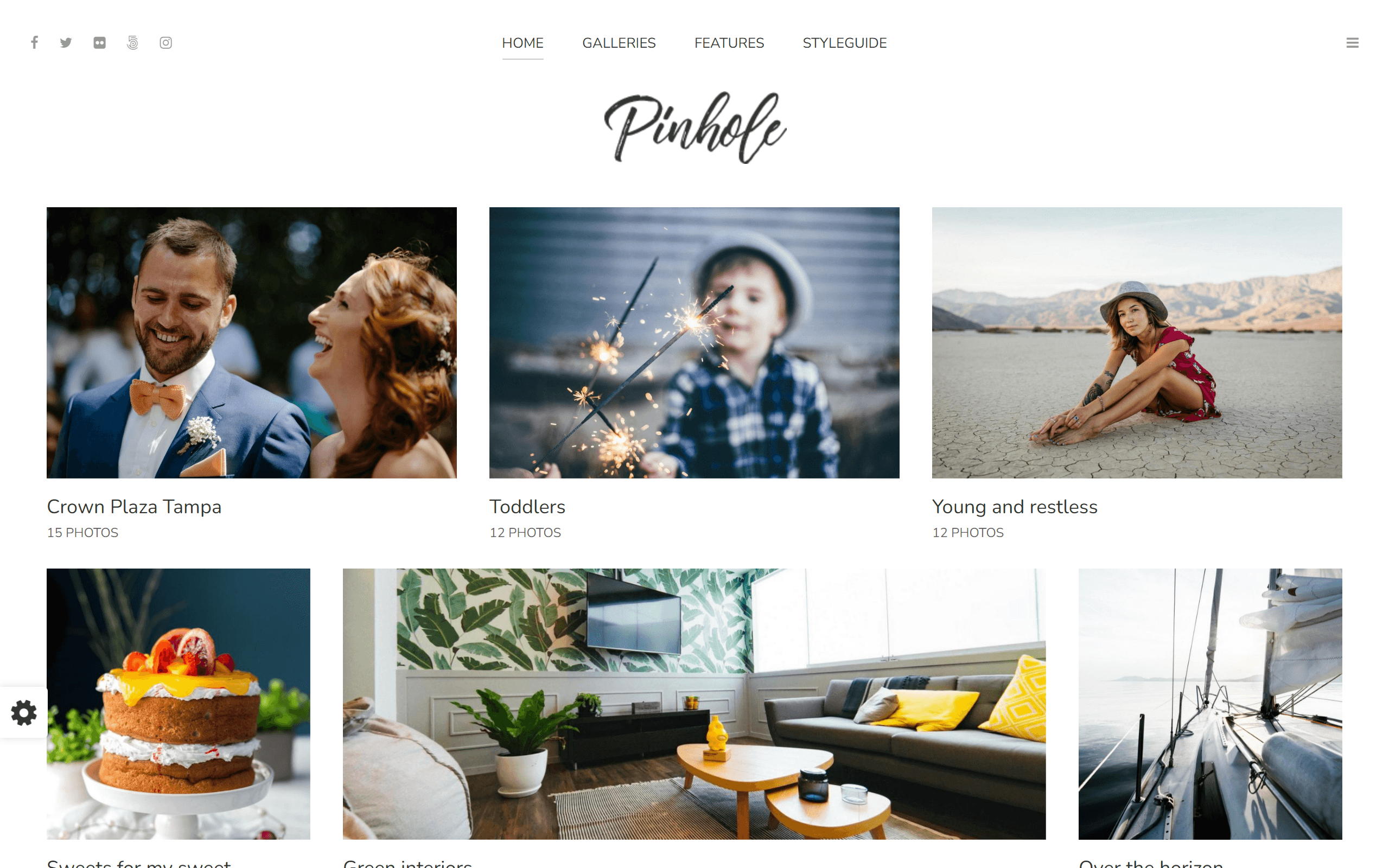 Pinhole WordPress theme